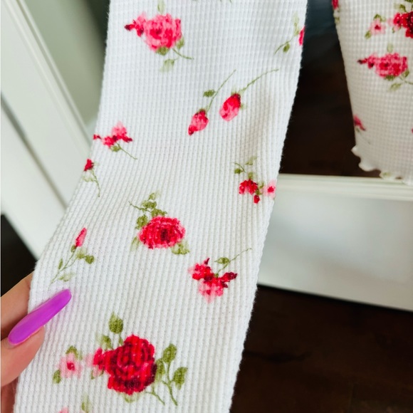 Rosy🌹🌹Cropped Waffle Knit Top - Picture 2 of 4